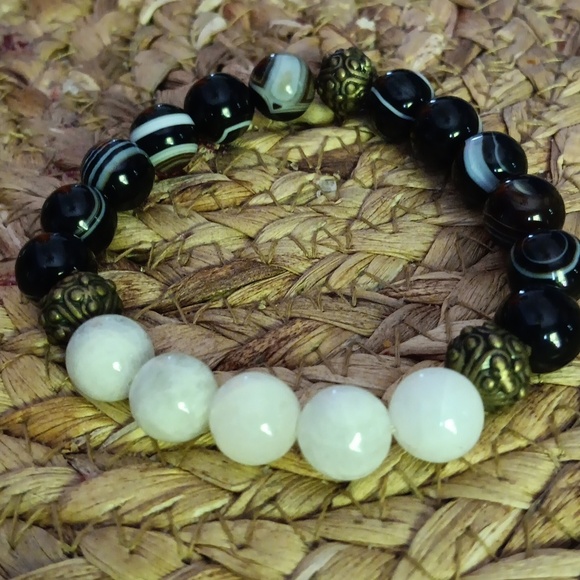 Agate & Moonstone Beaded Stretch Bracelet - Picture 3 of 3